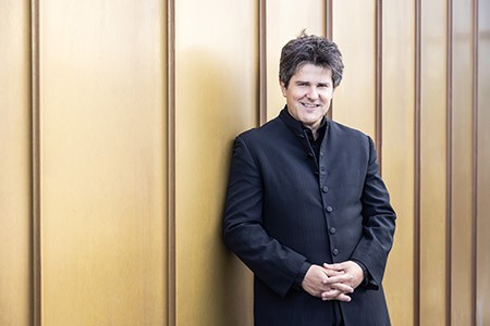 Sergio Alapont dirige Nabucco en el Teatro de La Maestranza de Sevilla