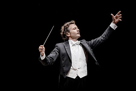 La Filarmónica de Luxemburgo y Gustavo Gimeno regresan a España con Ibermúsica