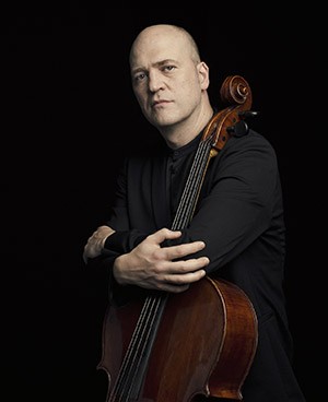 Arnau Tomás presenta «Otras tres Suites de Bach» en el «Salón del Ateneo»